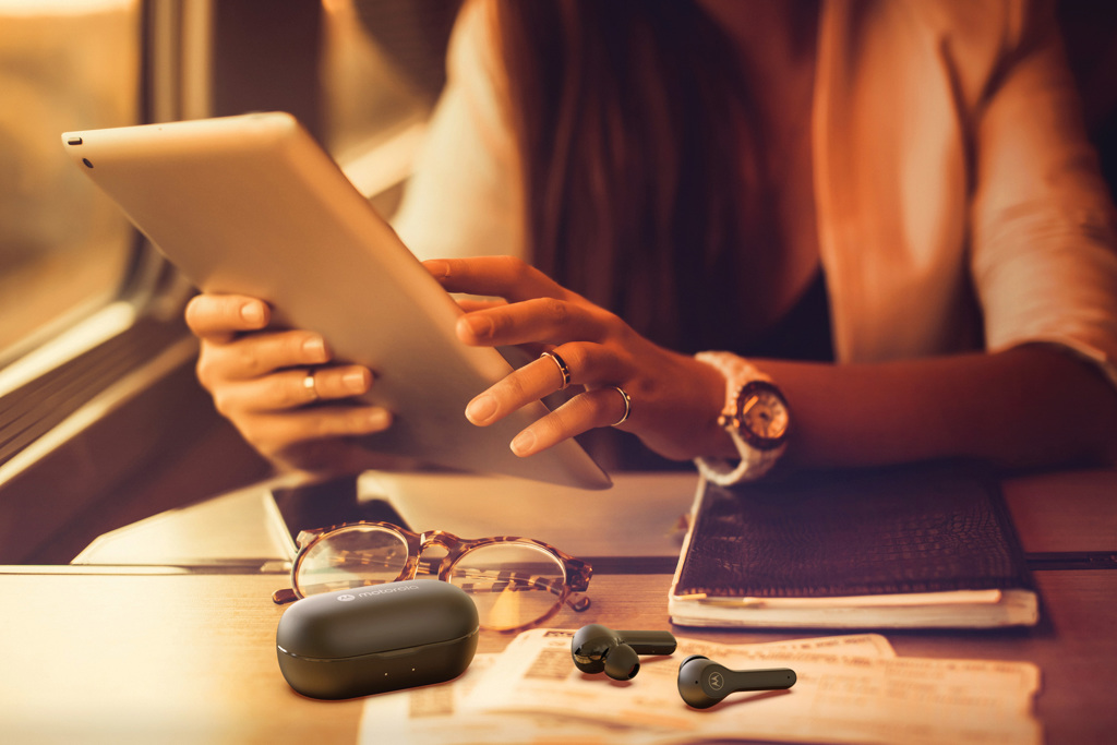 Motorola IPX5 TWS MOTO buds 85 - Slika 9