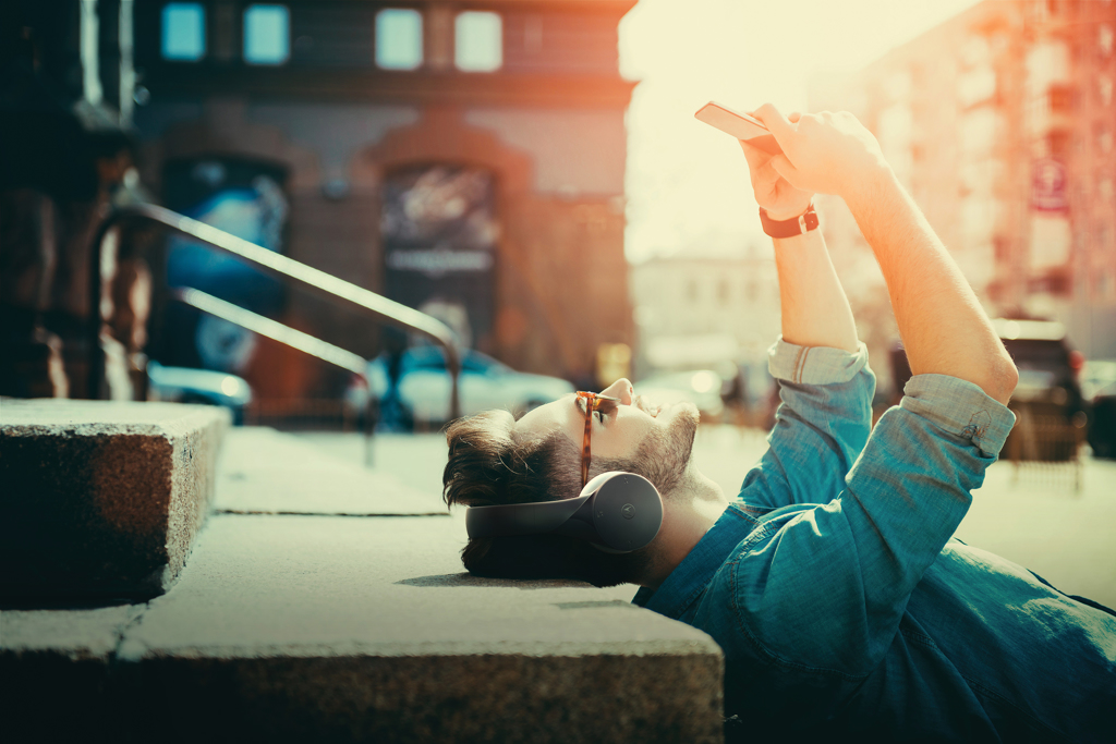 Motorola MOTO XT500 wireless over ear headphone - Slika 9