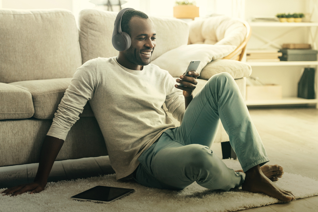 Motorola MOTO XT500 wireless over ear headphone - Slika 10