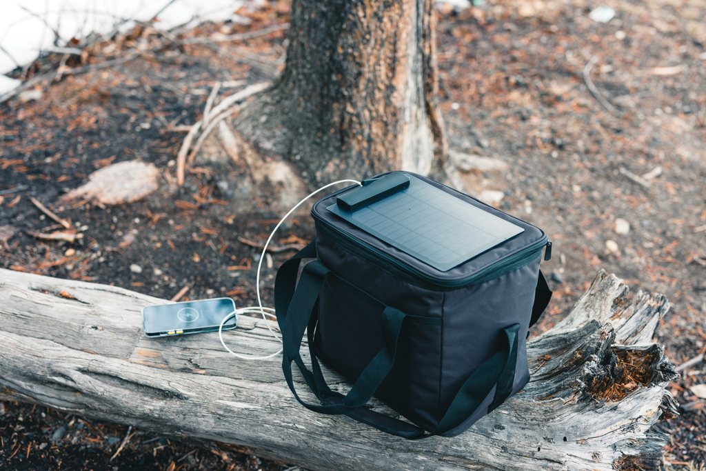 Pedro AWARE™ RPET deluxe cooler bag with 5W solar panel - Slika 11