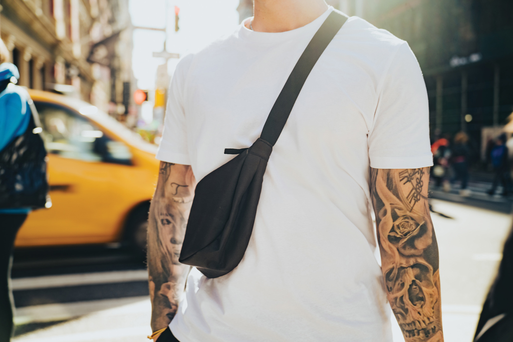 Crescent AWARE™ RPET half moon sling bag - Slika 10