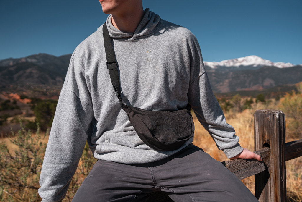 Crescent AWARE™ RPET half moon sling bag - Slika 13