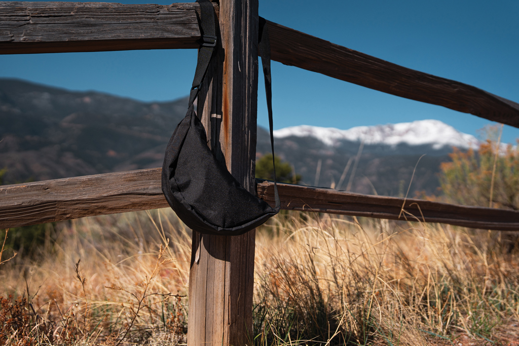 Crescent AWARE™ RPET half moon sling bag - Slika 15